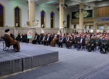 گزارش تصویری دیدار اعضای کنگره بزرگداشت شهدای لرستان با مقام معظم رهبری